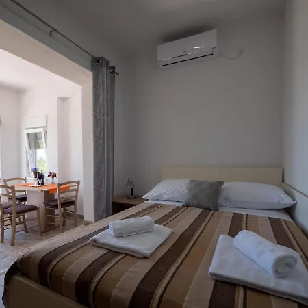 Apartments Tri Mora Razanac Exterior photo